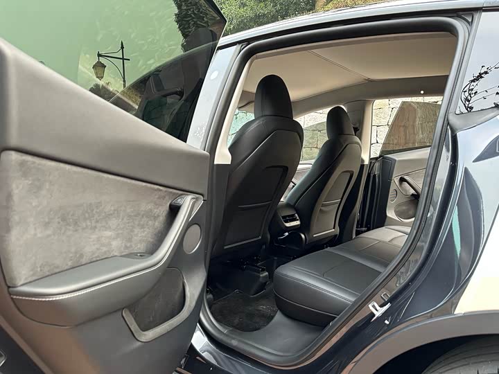 Фото 9 - Tesla Model Y