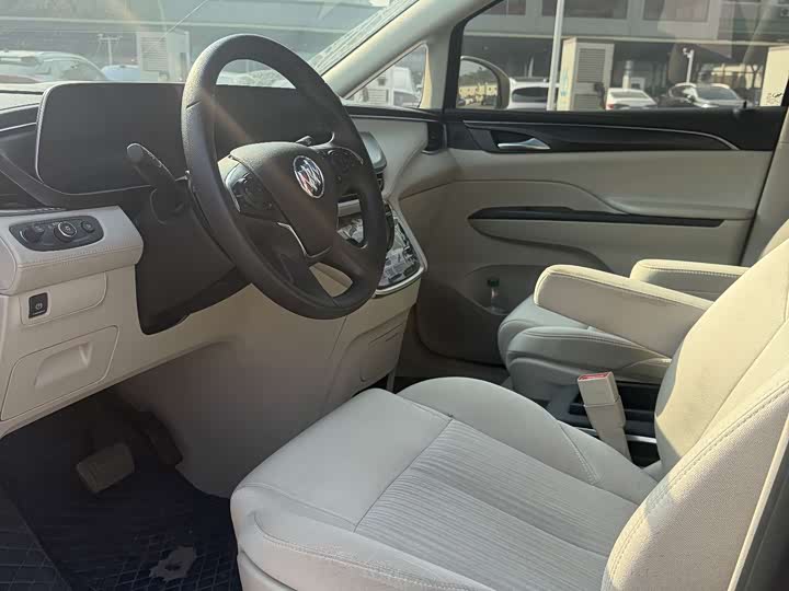 Фото 9 - Buick GL8 ES