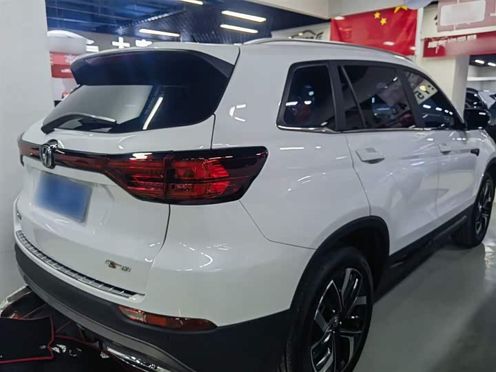Фото 4 - Changan CS75