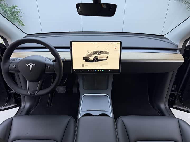 Фото 6 - Tesla Model Y
