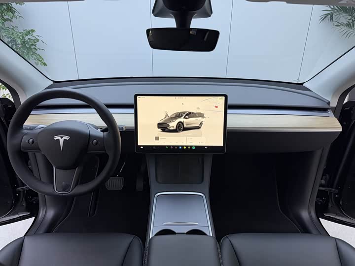 Фото 8 - Tesla Model Y