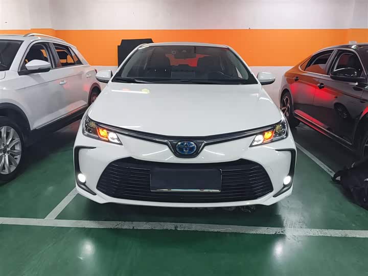 Фото 3 - Toyota Corolla