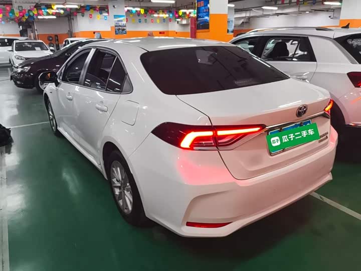 Фото 5 - Toyota Corolla