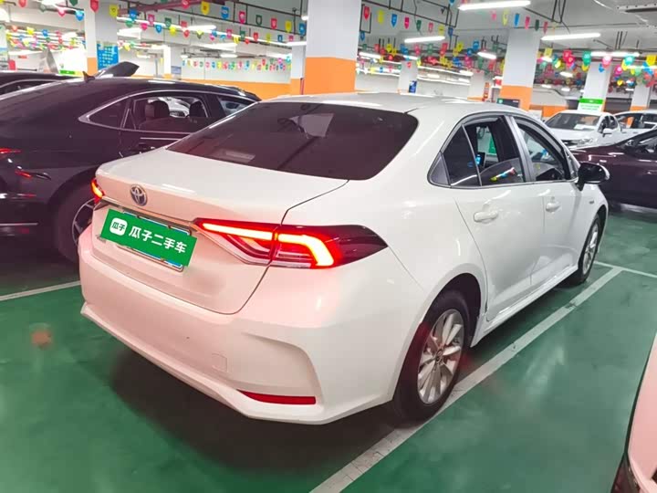 Фото 7 - Toyota Corolla