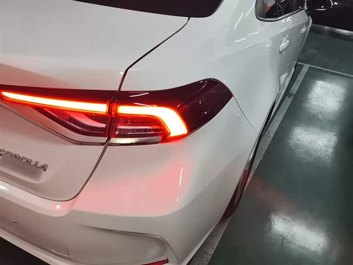 Фото 8 - Toyota Corolla