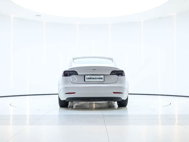 Фото 5 - Tesla Model 3