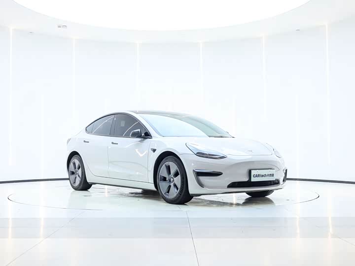 Фото 7 - Tesla Model 3