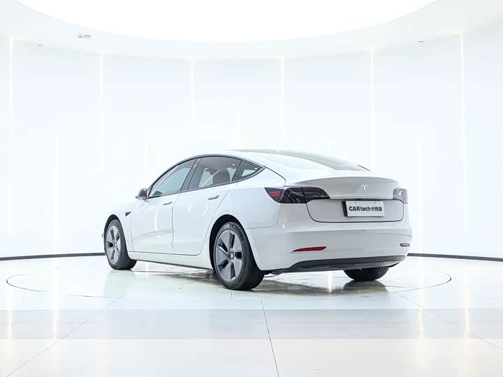 Фото 8 - Tesla Model 3