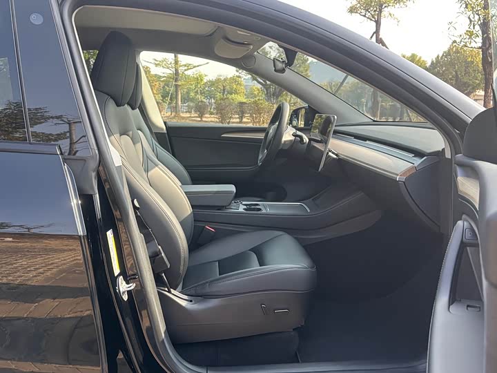 Фото 9 - Tesla Model Y