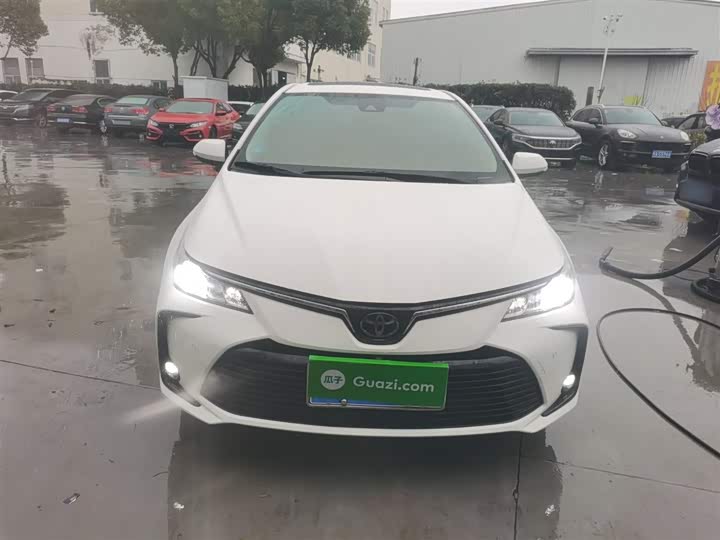 Фото 3 - Toyota Corolla