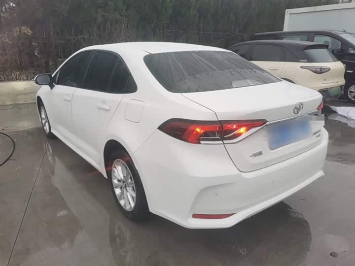 Фото 5 - Toyota Corolla