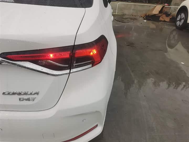 Фото 8 - Toyota Corolla