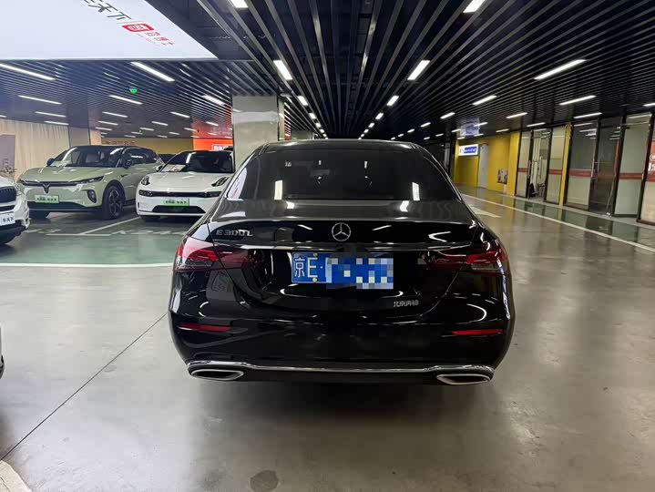 Фото 3 - Mercedes-Benz E-Class