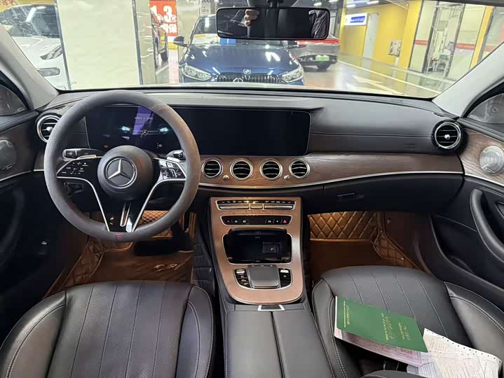 Фото 6 - Mercedes-Benz E-Class