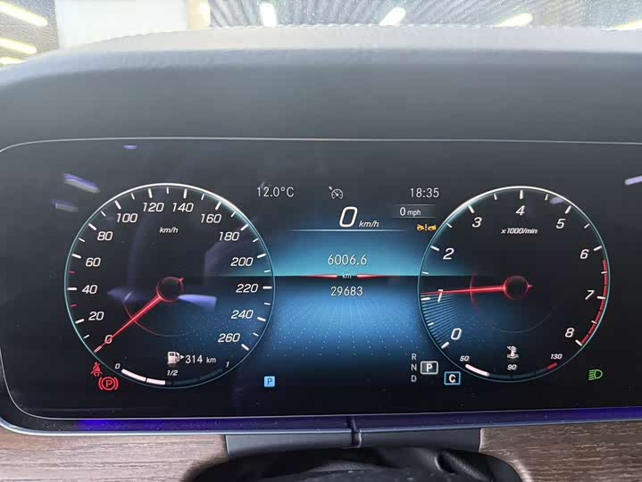 Фото 7 - Mercedes-Benz E-Class