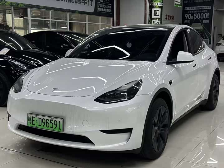 Фото 1 - Tesla Model Y