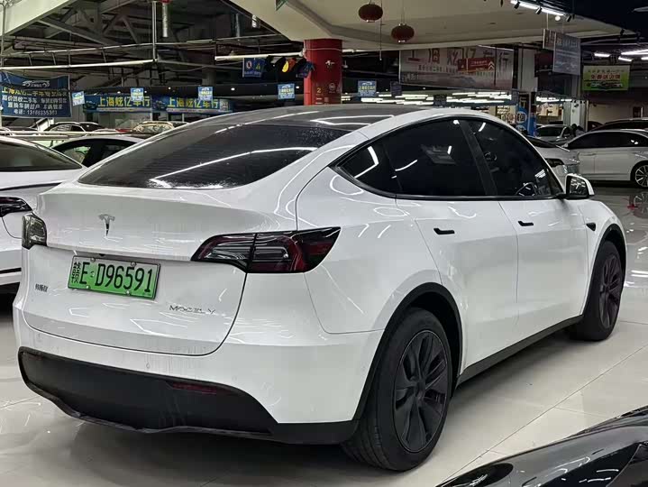 Фото 9 - Tesla Model Y