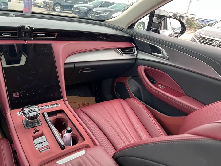 Фото 8 - Hongqi H5