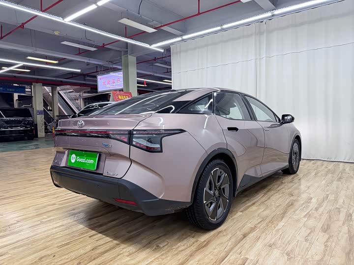 Фото 5 - Toyota bZ3