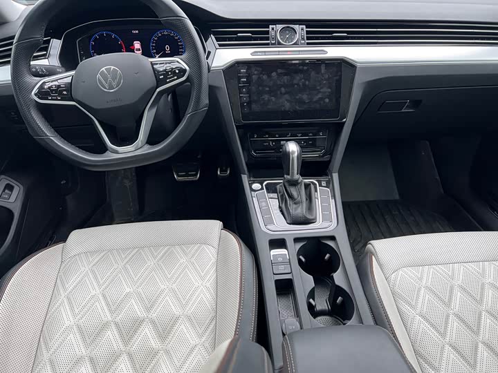 Фото 5 - Volkswagen Magotan