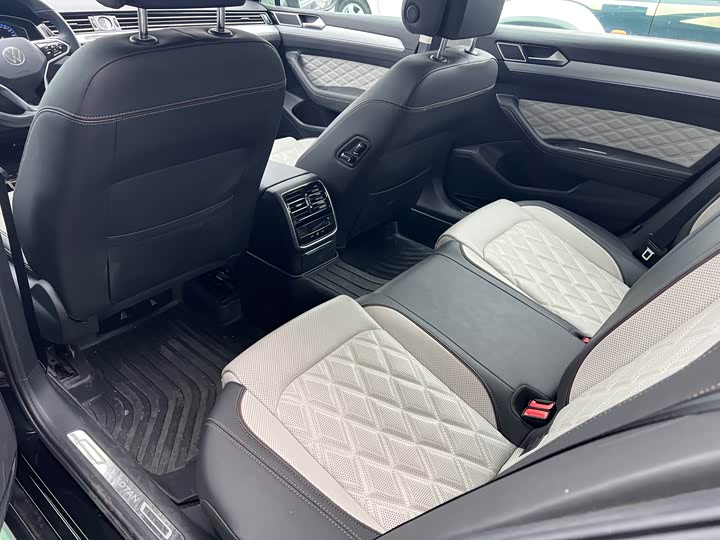 Фото 9 - Volkswagen Magotan