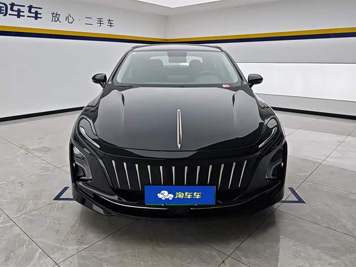 Фото 2 - Hongqi E-QM5