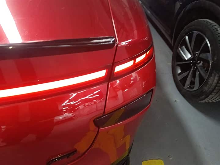 Фото 8 - XPeng P7