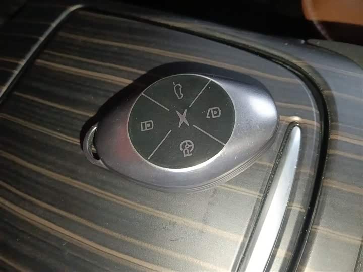 Фото 9 - XPeng P7