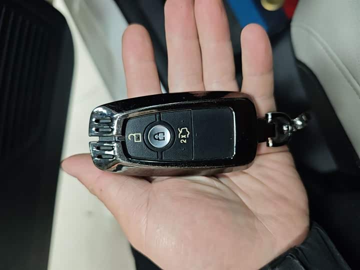 Фото 9 - Ford Escort