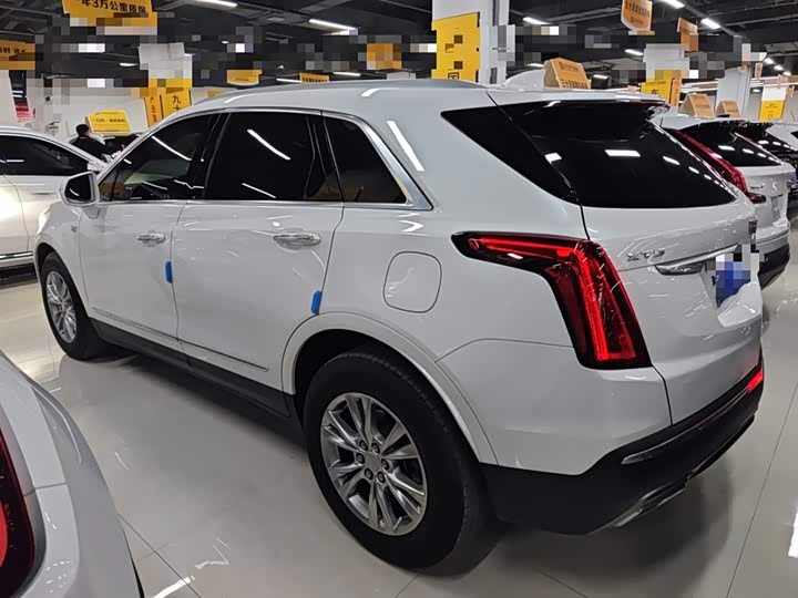 Фото 5 - Cadillac XT5