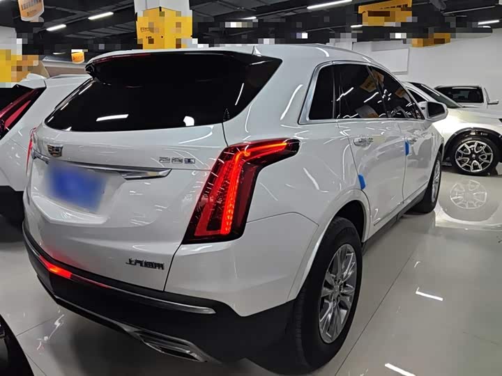Фото 7 - Cadillac XT5