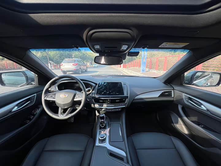 Фото 8 - Cadillac CT5