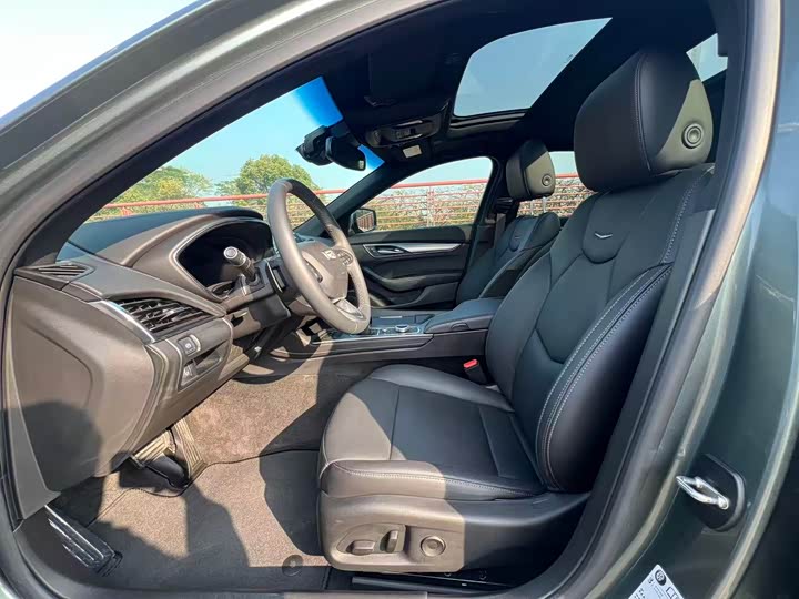 Фото 9 - Cadillac CT5