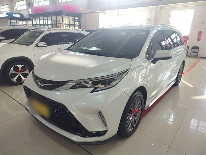 Фото 2 - Toyota Granvia