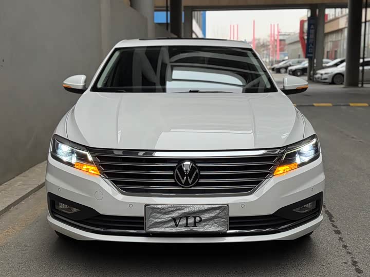 Фото 2 - Volkswagen Lavida