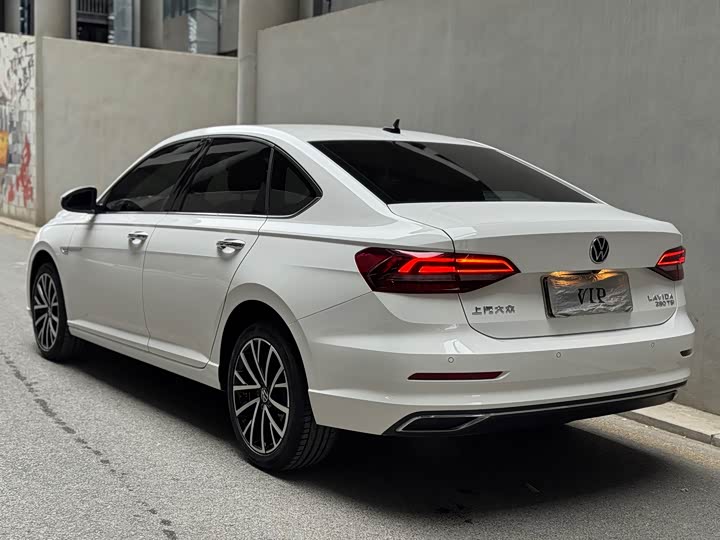 Фото 4 - Volkswagen Lavida