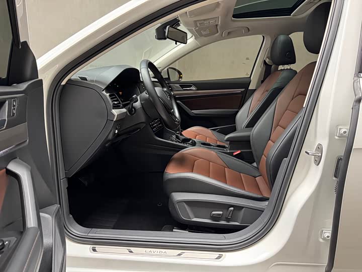 Фото 6 - Volkswagen Lavida