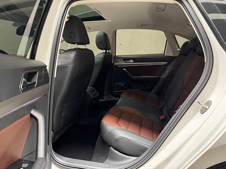 Фото 7 - Volkswagen Lavida