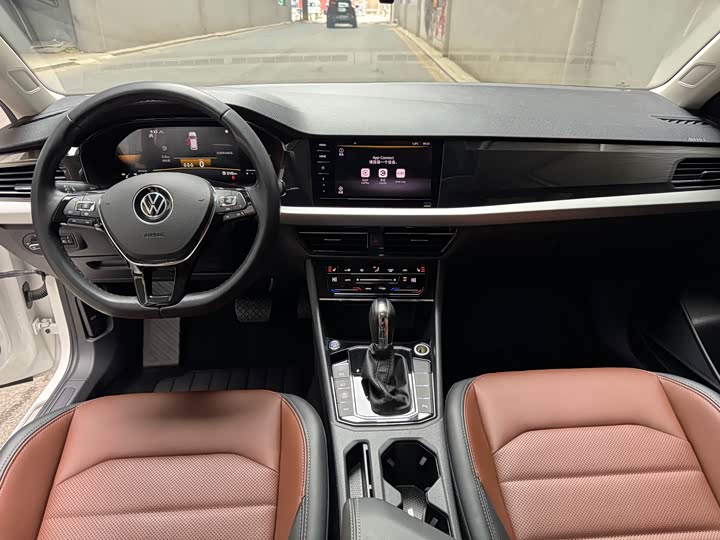 Фото 8 - Volkswagen Lavida