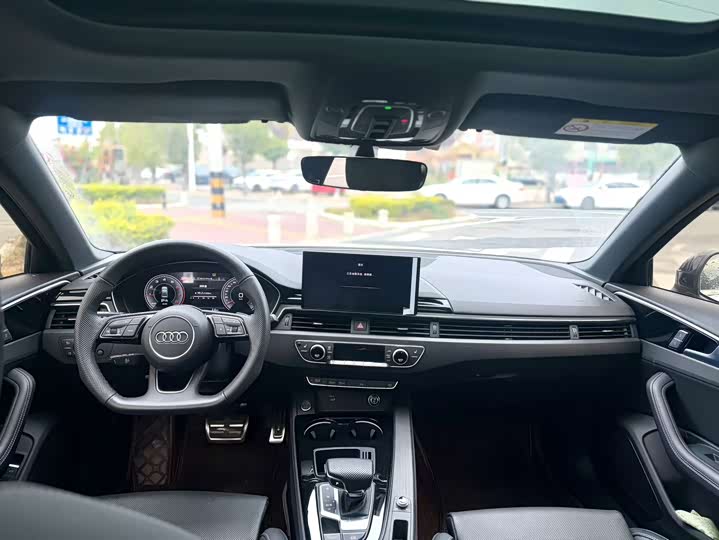Фото 9 - Audi A4L