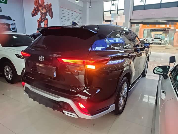 Фото 7 - Toyota Highlander
