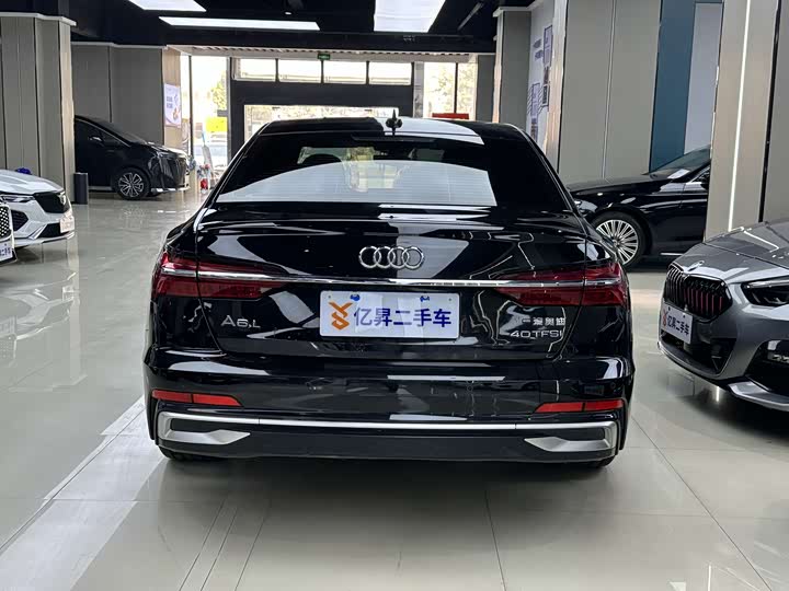 Фото 5 - Audi A6L