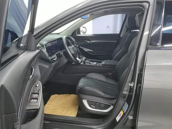 Фото 9 - Changan CS75 Plus