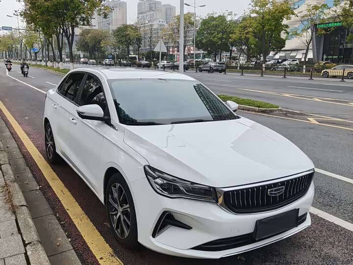 Фото 2 - Geely Emgrand