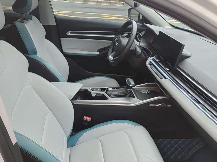 Фото 7 - Geely Emgrand