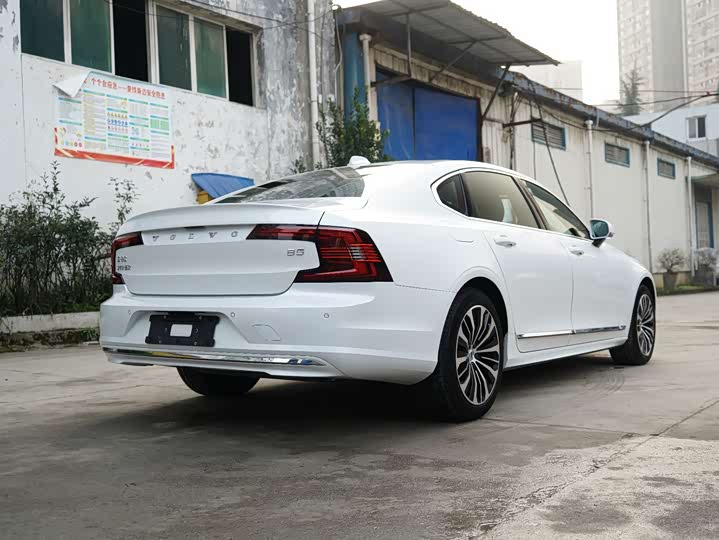 Фото 7 - Volvo S90