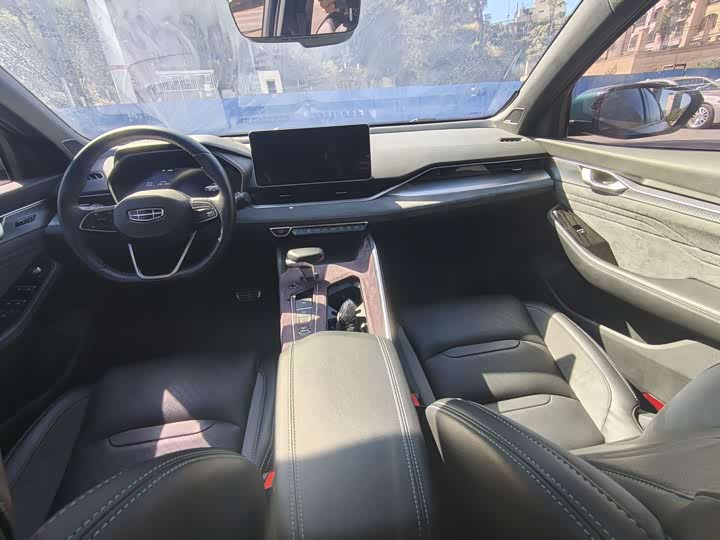 Фото 7 - Geely Preface