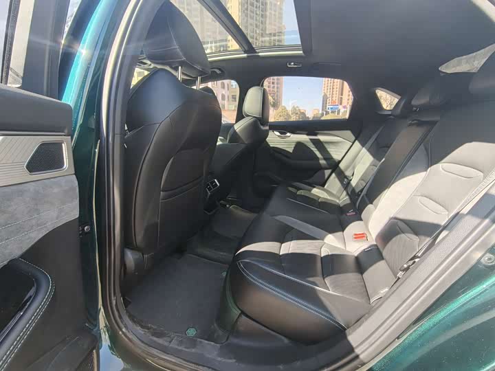 Фото 8 - Geely Preface