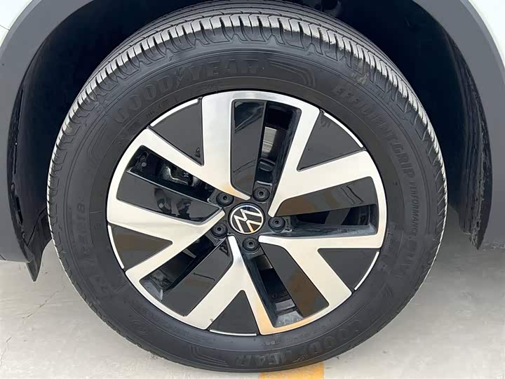 Фото 8 - Volkswagen Tayron