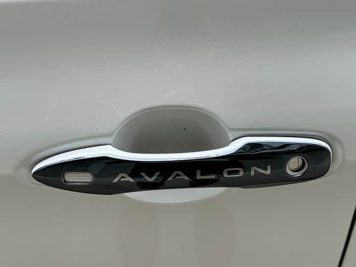 Фото 7 - Toyota Avalon